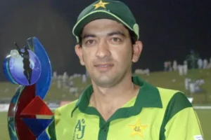 હસન રઝા International Cricket Debut (પાકિસ્તાન)

